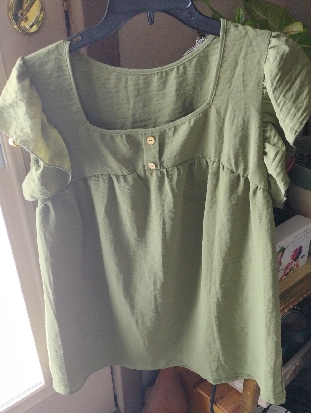 Women’s Army Green Scoop Neck Ruffle Sleeve Blouse